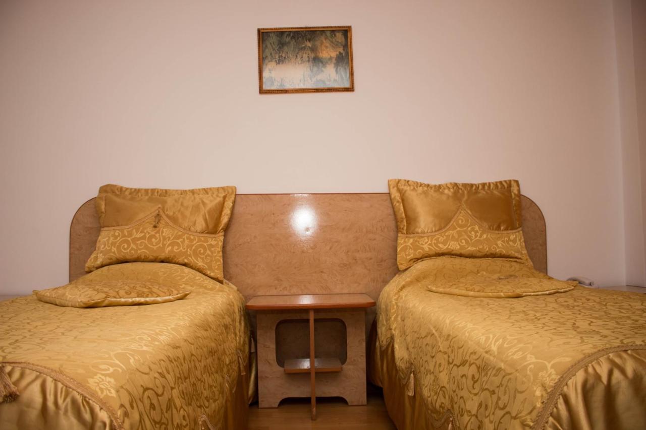 N&S Hotel Barlad Birlad Екстер'єр фото