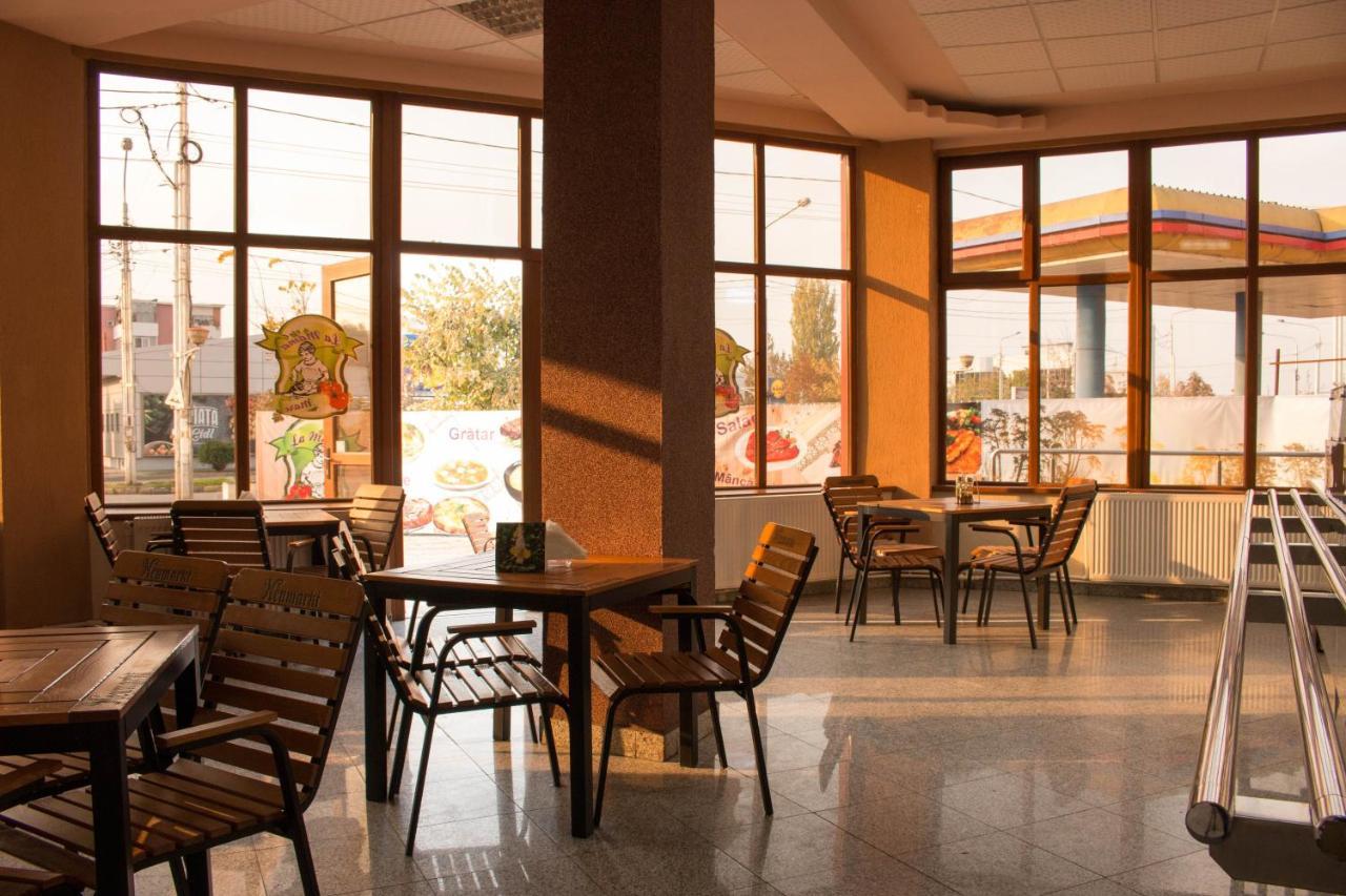 N&S Hotel Barlad Birlad Екстер'єр фото