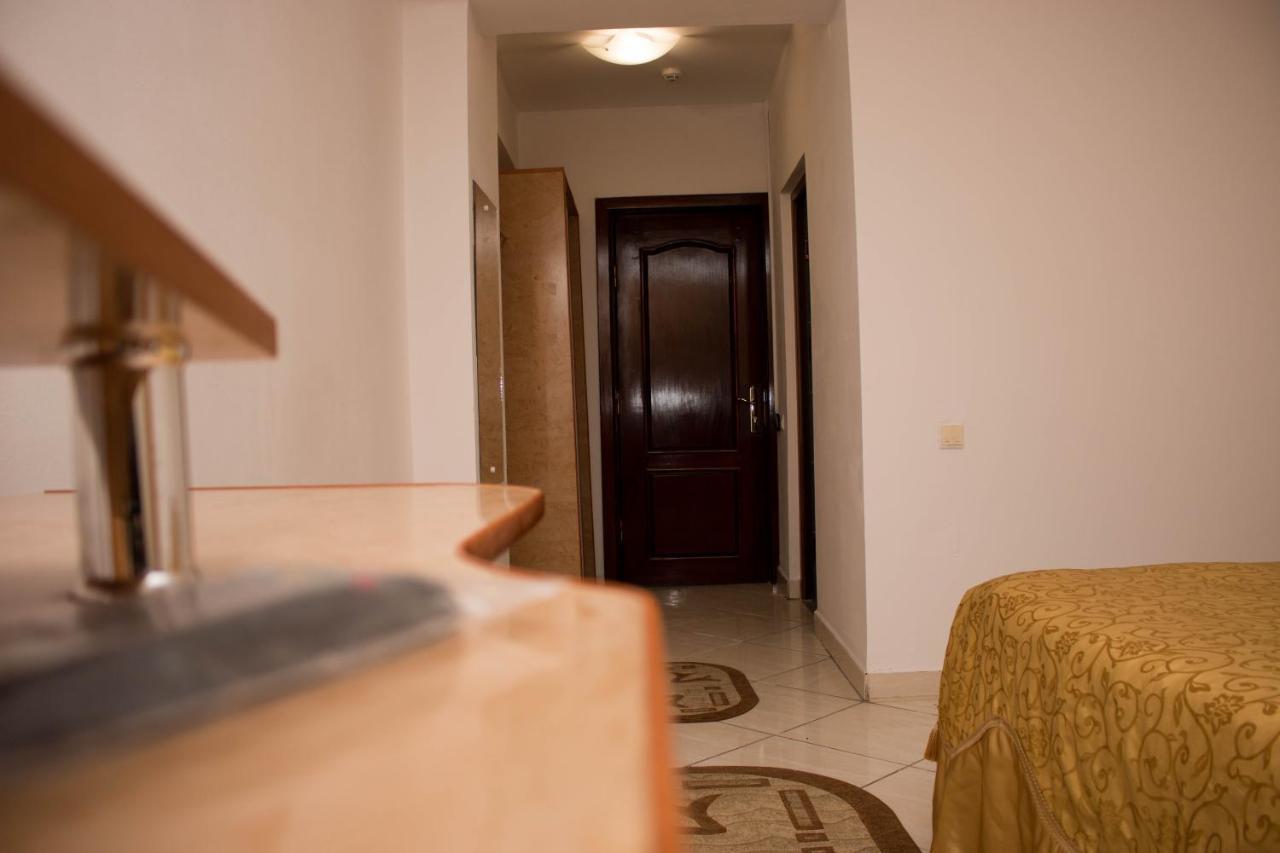 N&S Hotel Barlad Birlad Екстер'єр фото