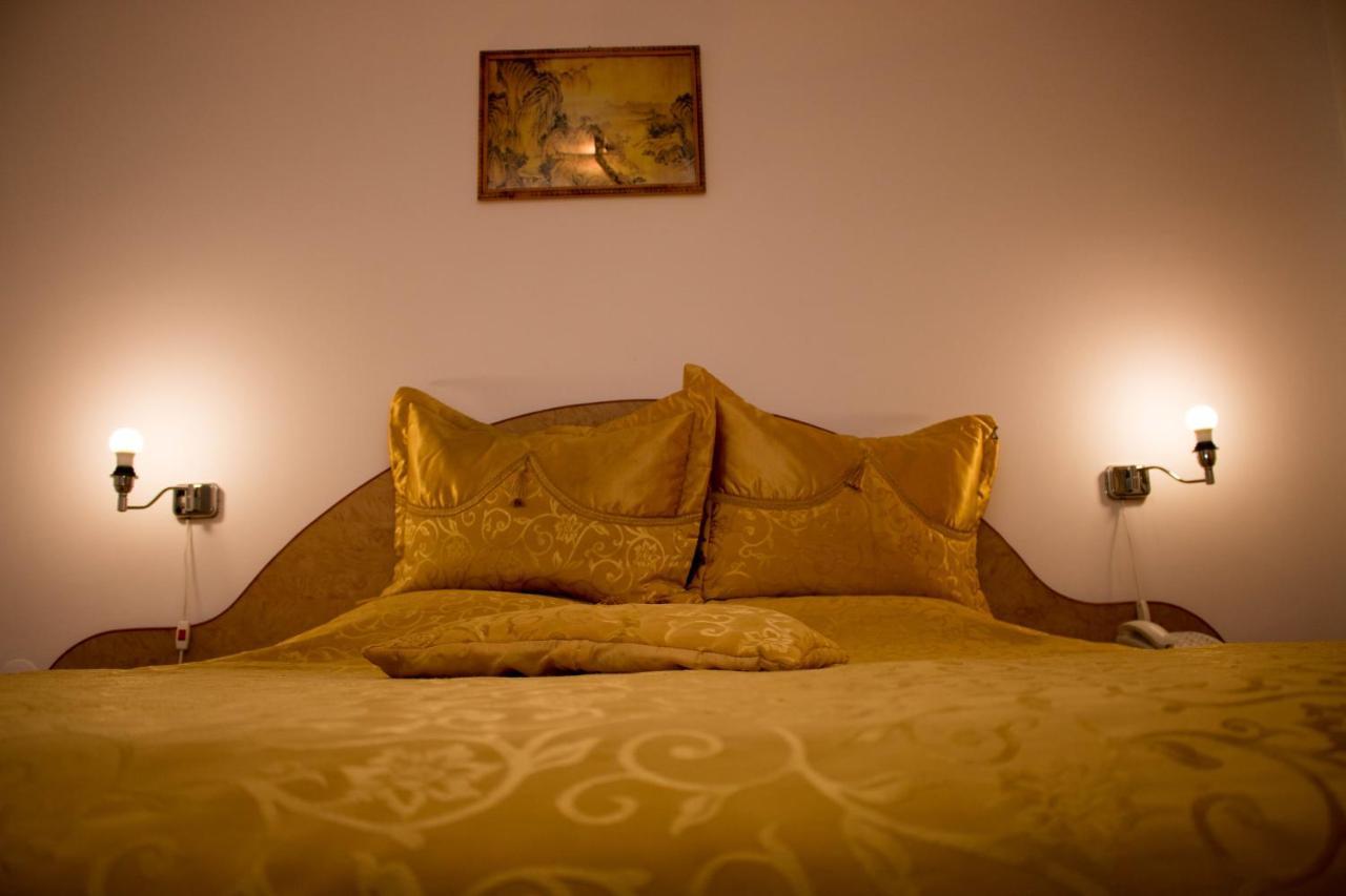 N&S Hotel Barlad Birlad Екстер'єр фото